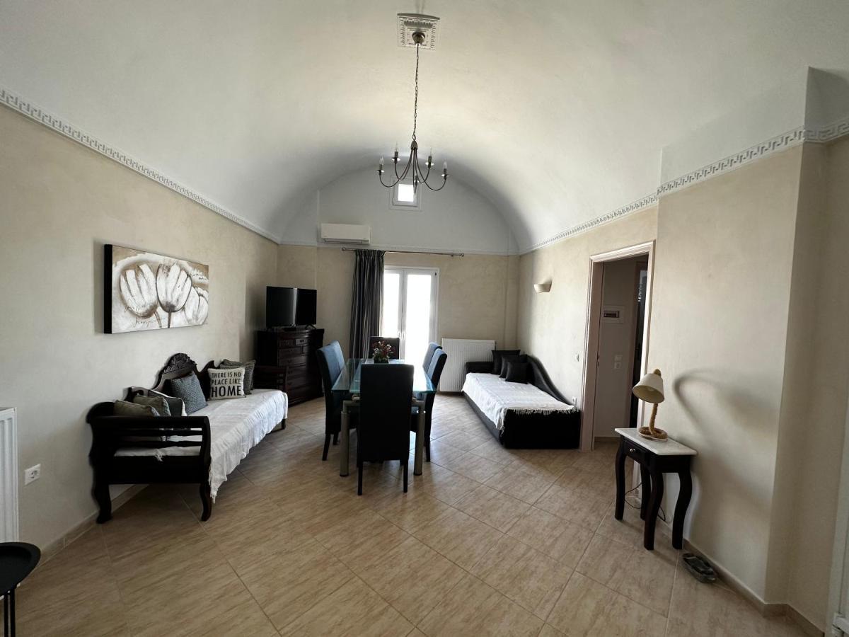 Veldi Art - Kamari Beach Apartment Fira  Dış mekan fotoğraf