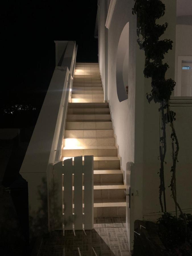 Veldi Art - Kamari Beach Apartment Fira  Dış mekan fotoğraf