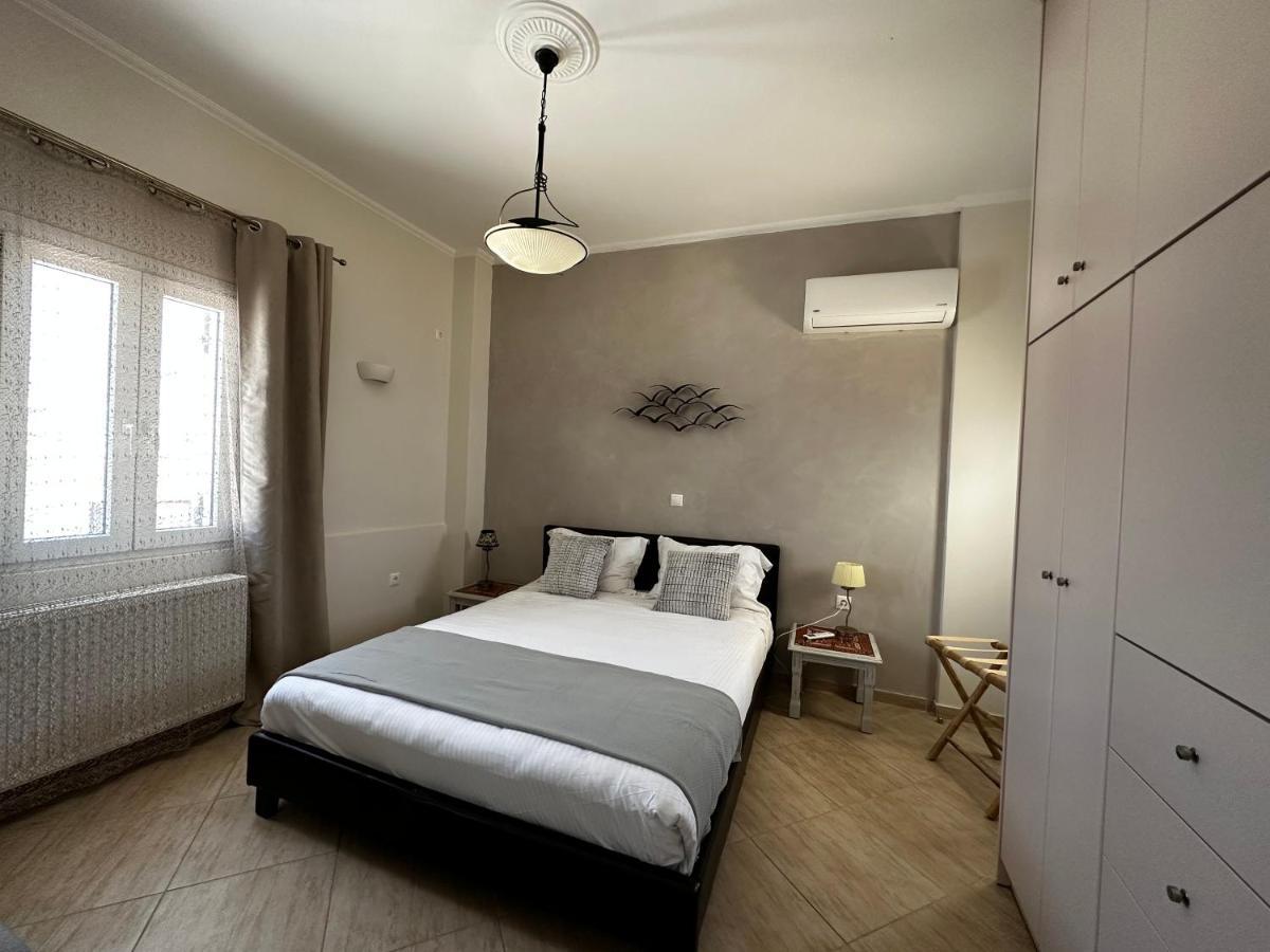 Veldi Art - Kamari Beach Apartment Fira  Dış mekan fotoğraf