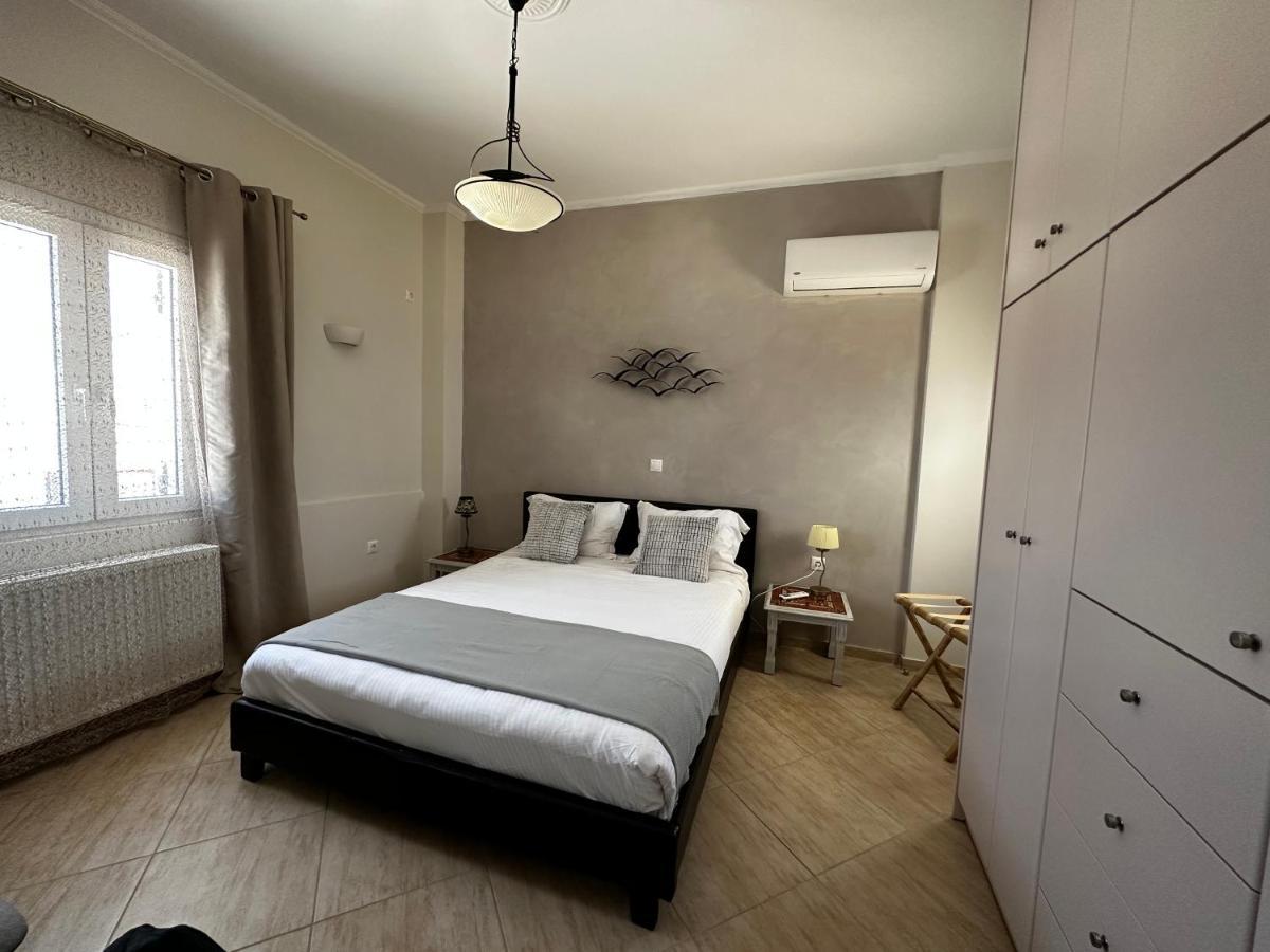 Veldi Art - Kamari Beach Apartment Fira  Dış mekan fotoğraf