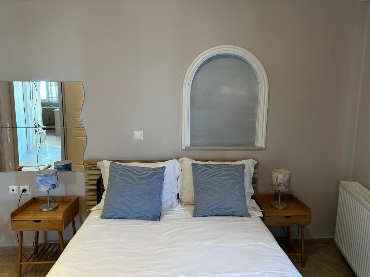 Veldi Art - Kamari Beach Apartment Fira  Dış mekan fotoğraf