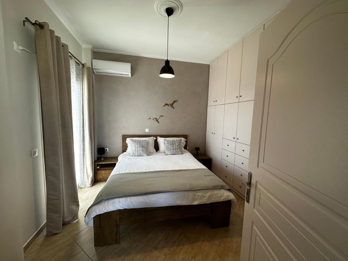 Veldi Art - Kamari Beach Apartment Fira  Dış mekan fotoğraf