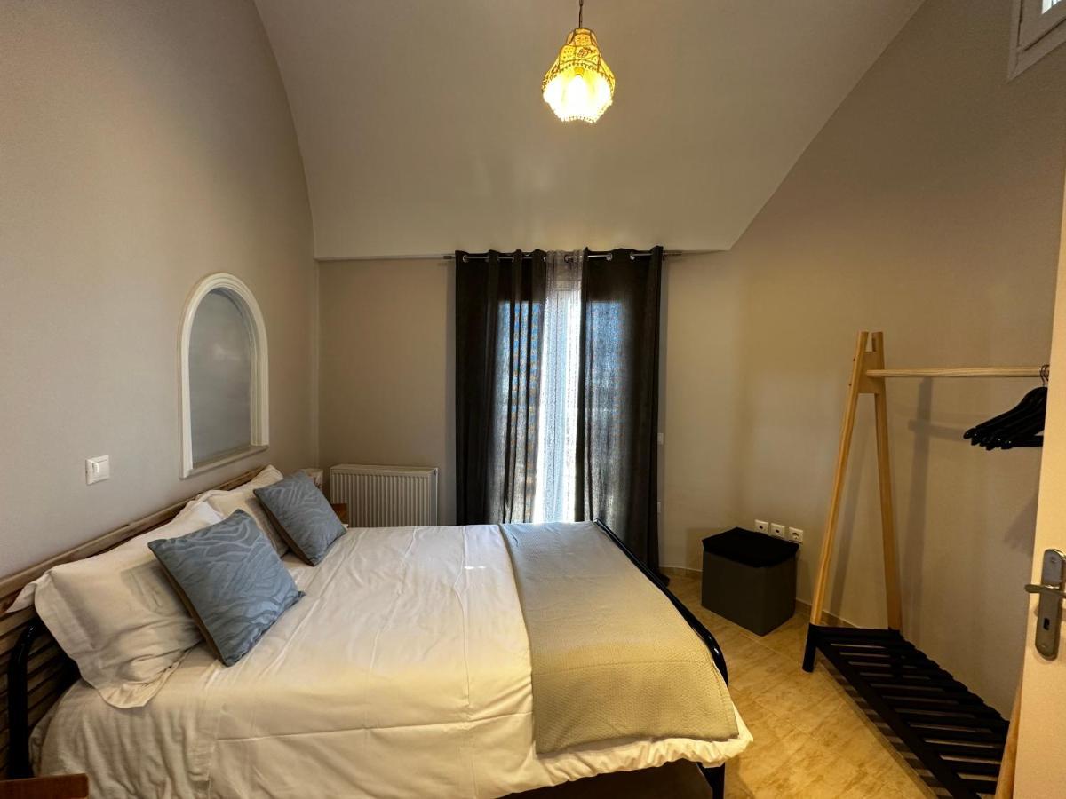 Veldi Art - Kamari Beach Apartment Fira  Dış mekan fotoğraf