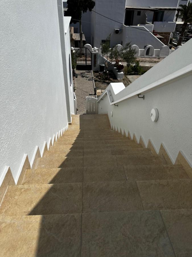 Veldi Art - Kamari Beach Apartment Fira  Dış mekan fotoğraf