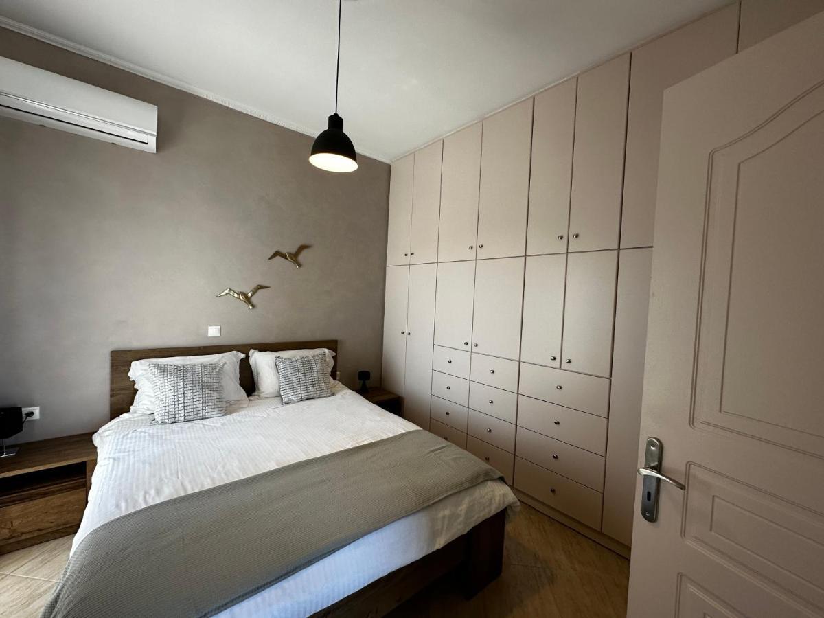 Veldi Art - Kamari Beach Apartment Fira  Dış mekan fotoğraf