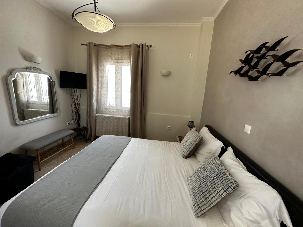 Veldi Art - Kamari Beach Apartment Fira  Dış mekan fotoğraf