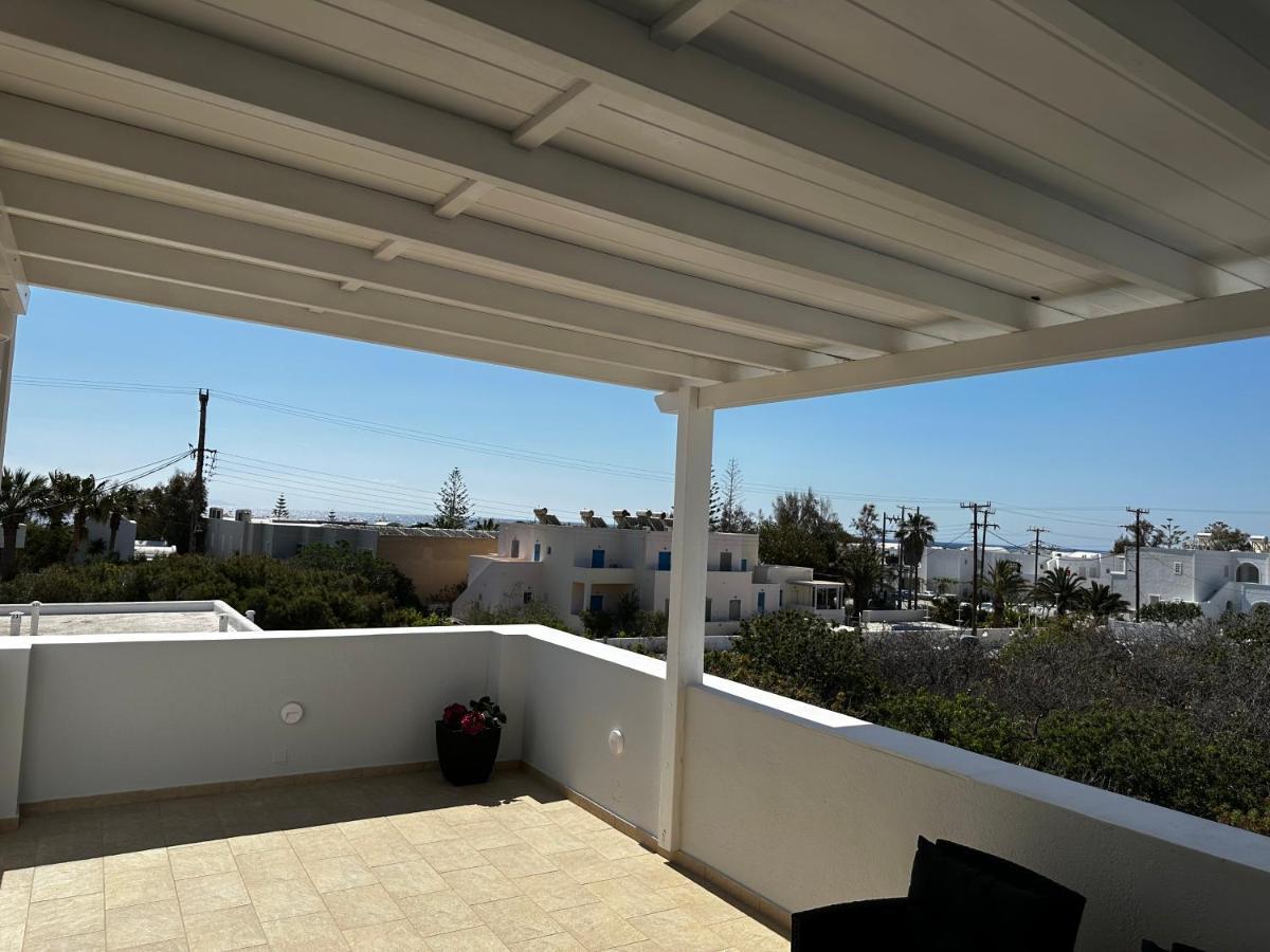 Veldi Art - Kamari Beach Apartment Fira  Dış mekan fotoğraf
