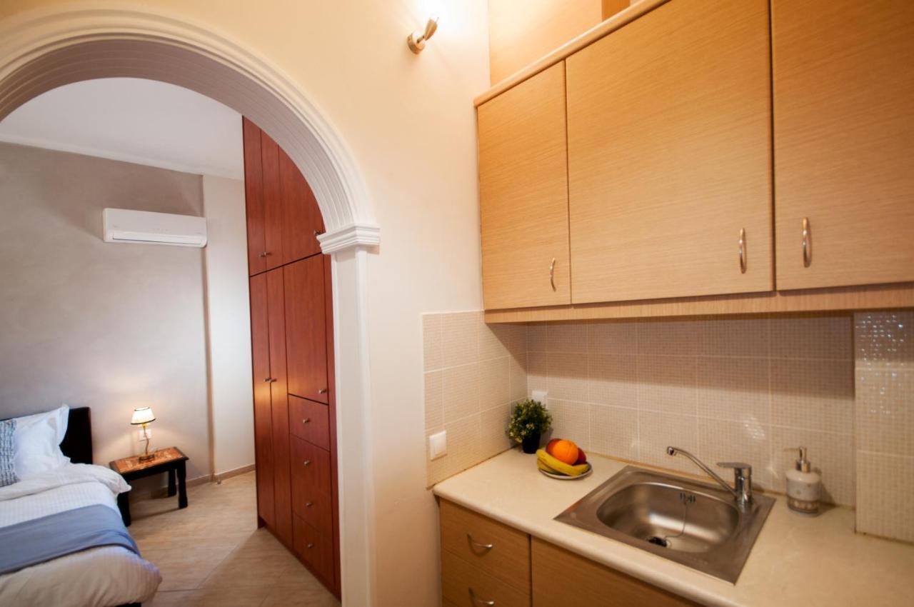 Veldi Art - Kamari Beach Apartment Fira  Dış mekan fotoğraf