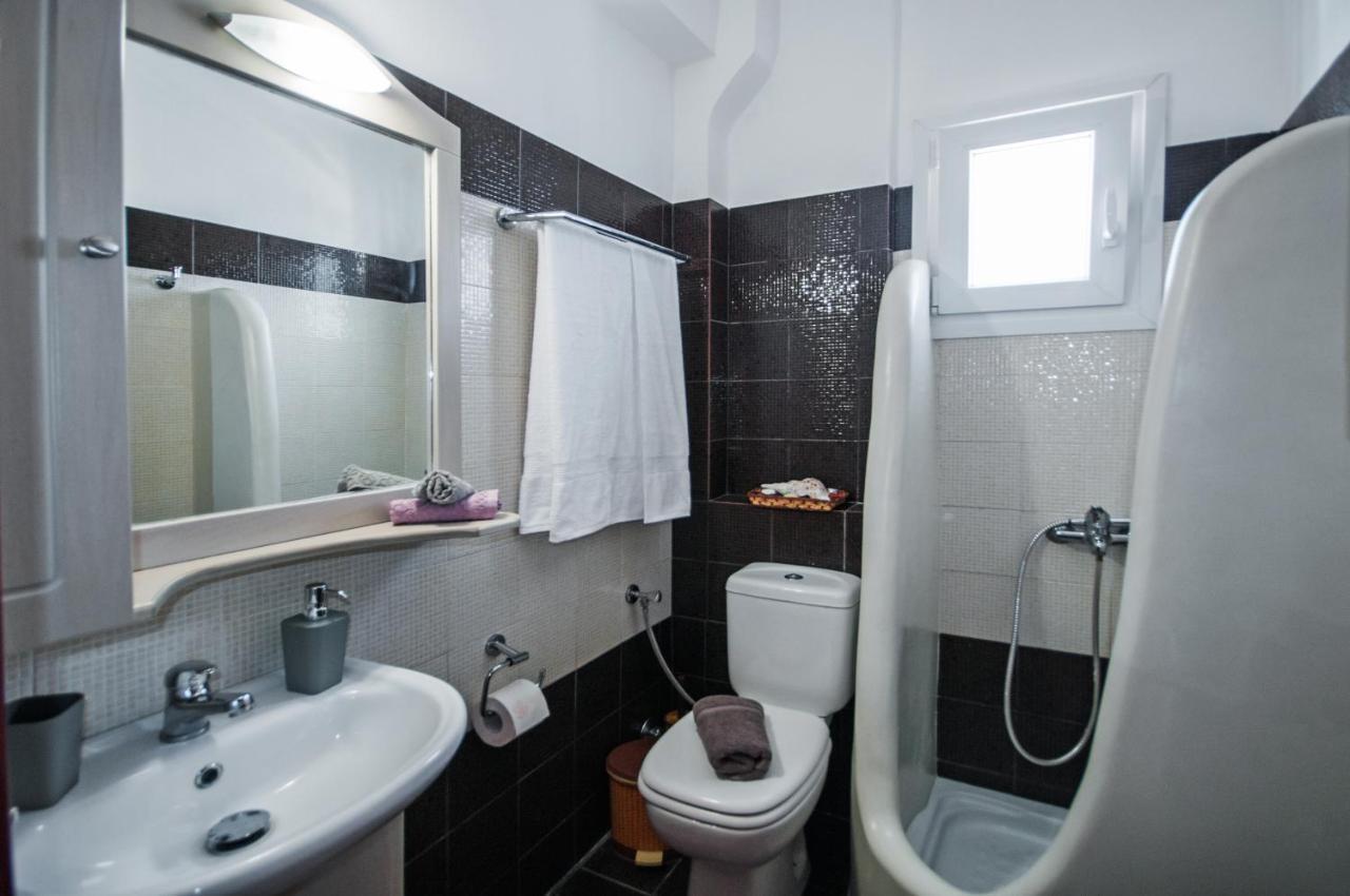 Veldi Art - Kamari Beach Apartment Fira  Dış mekan fotoğraf